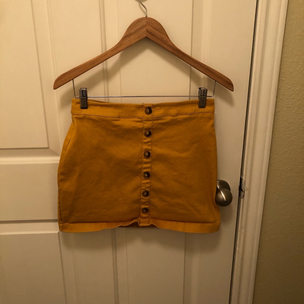 Medium Forever 21 Mustard Yellow Mini Skirt